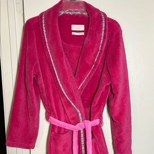 Victoria's Secret Pink Plush Robe